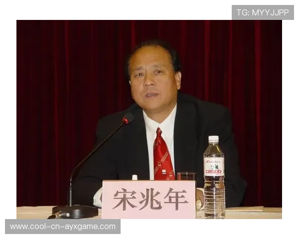 举重训练营开展家长参与的训练观摩日促进透明管理，举重队训练视频